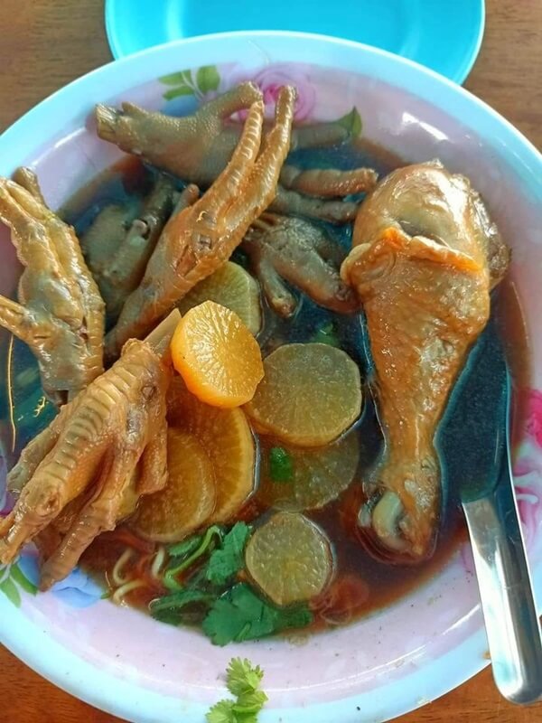 ก๋วยเตี๋ยวไก่บุฟเฟ่ต์